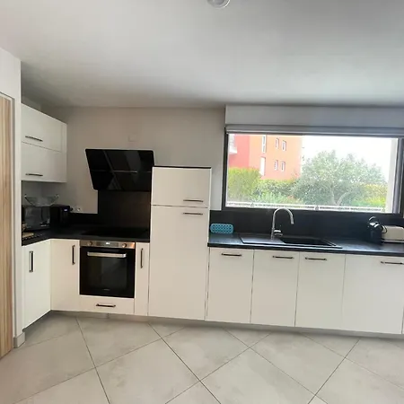 De Standing 3 Pieces Avec Clim, Garage Double, Proche Plages Et Commerces A - Fr-1-338-572 Apartment Sète